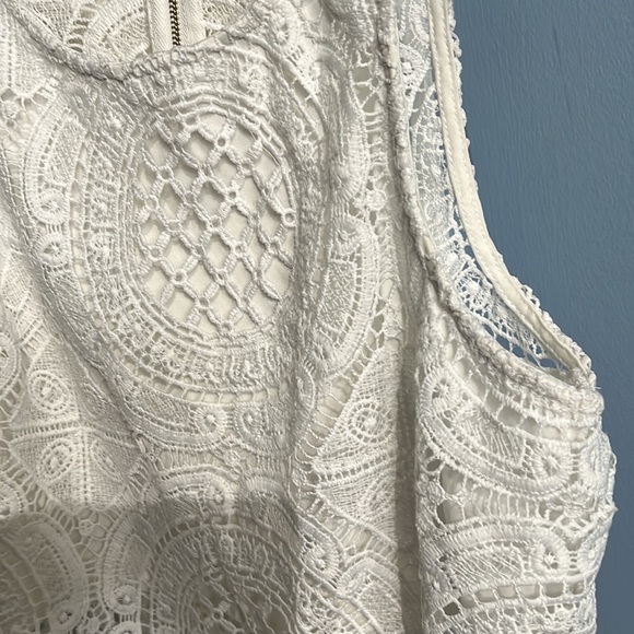 ReVamped lace/ crochet crop top - Picture 4 of 11